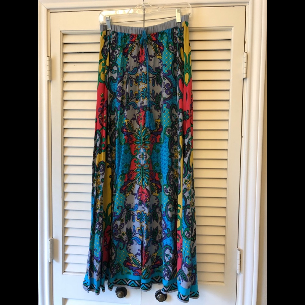 Multi-colored maxi skirt; M